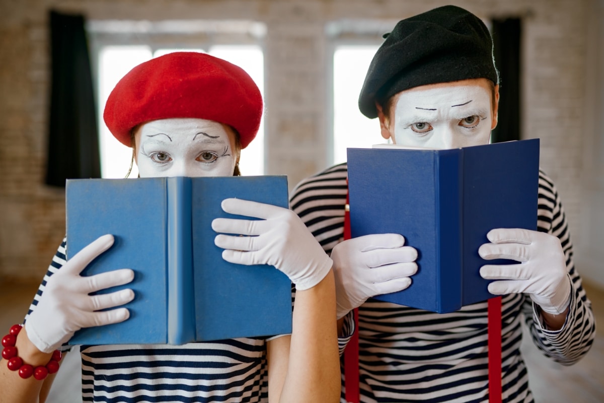 Les adaptations littéraires incontournables en séries comiques