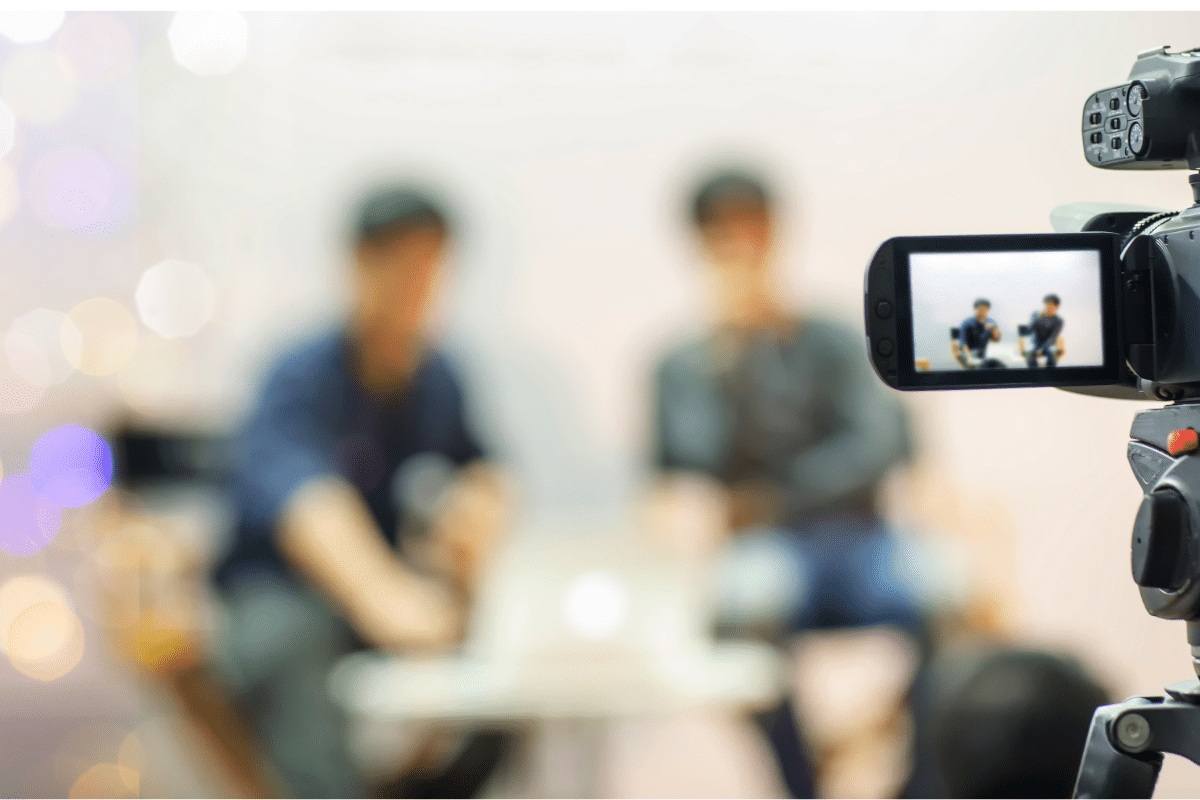 Les séries inspirées de livres : comparaison entre l’écran et les pages