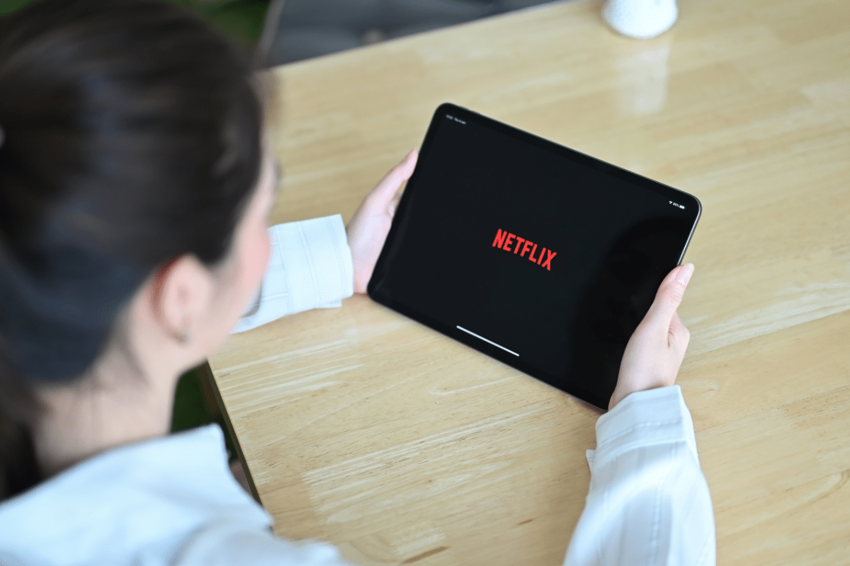 L’impact des séries Netflix sur le bien-être émotionnel des ados
