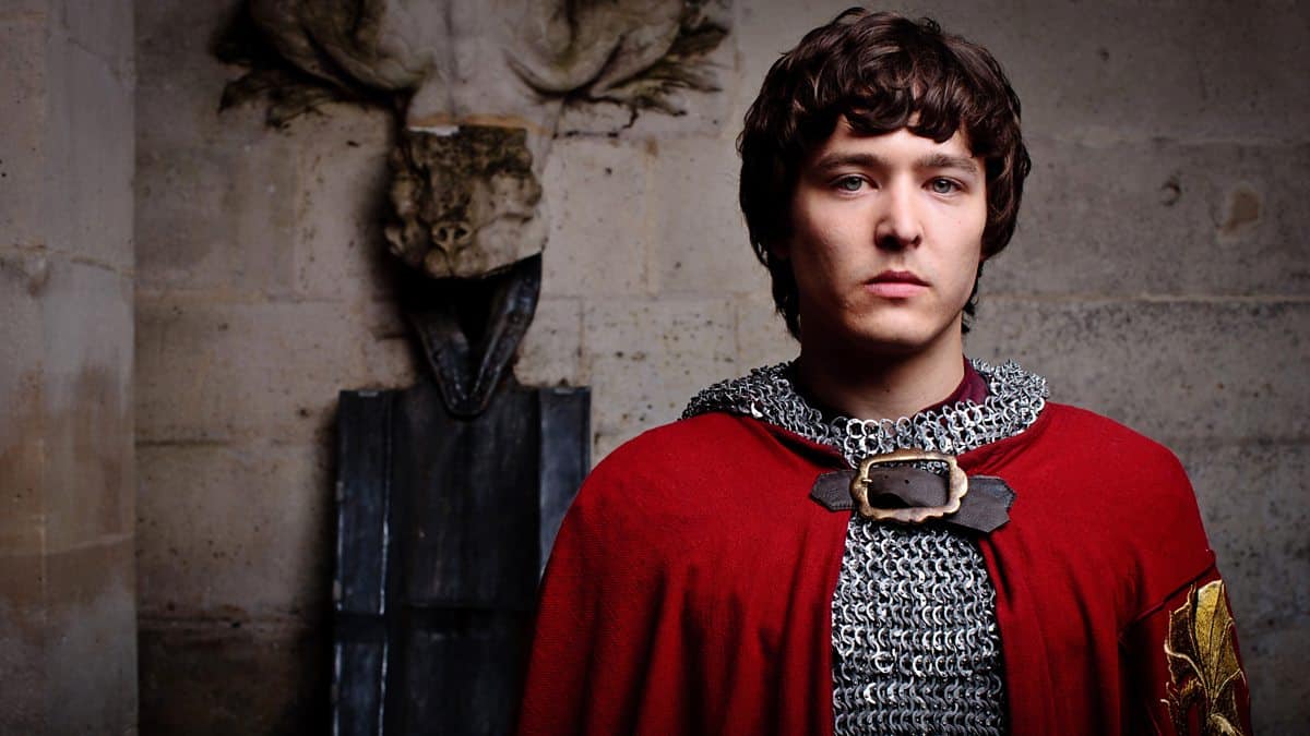 Qui sont les antagonistes marquants de la série "Merlin" ?